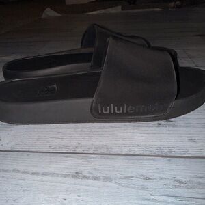 NWOB Lululemon Black Slide Sandals
